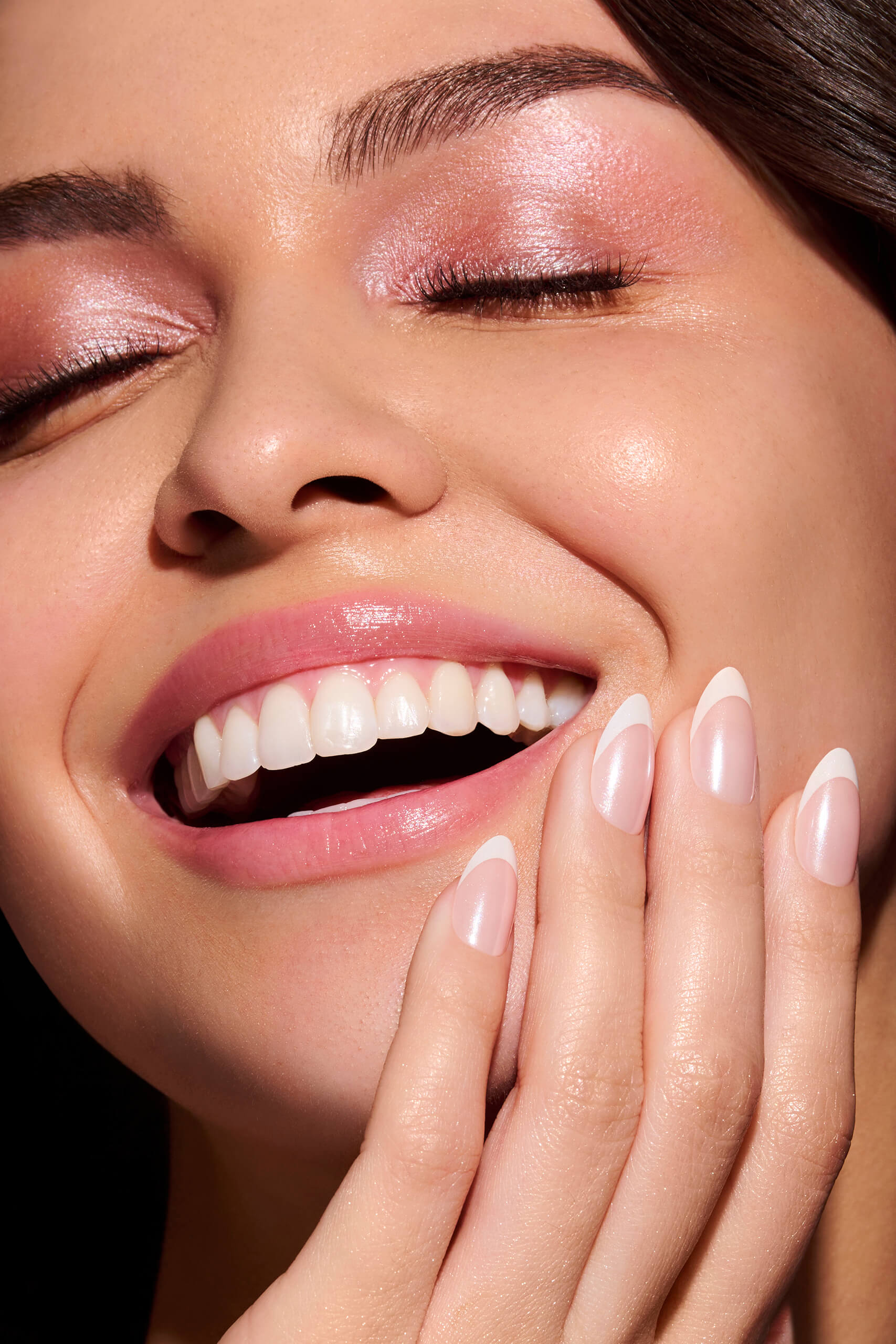 Mani Muse You Drive Me Glazy Press-on Nails - Glazed french manicure