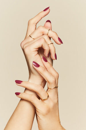 
                
                    Load image into Gallery viewer, Mani Muse Beet It Creep Press-on Nails on hand model
                
            